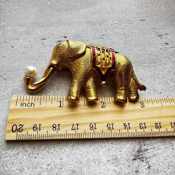 Vintage Monet Elephant Brooch Pearl Trunk Gold Tone Red Enamel 3.25" - Picture 5 of 6